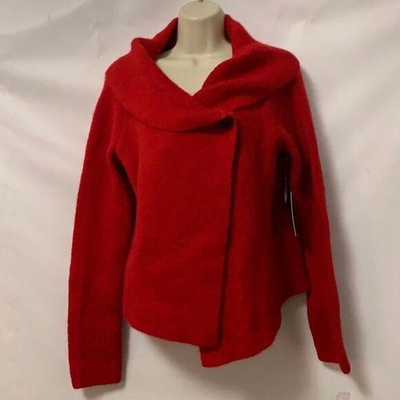 NWT ADRIENNE VITTADINI‎ RED SWEATER SIZE M - Picture 1 of 7
